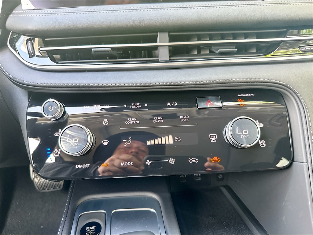 2026 Infiniti QX60 Luxe photo 14