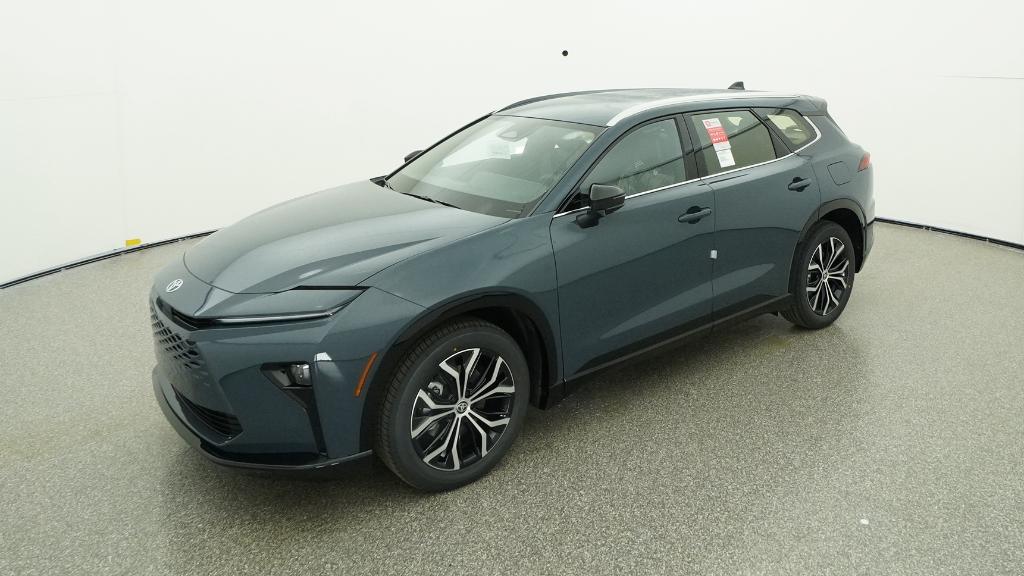 2025 Toyota Crown Signia XLE's photo