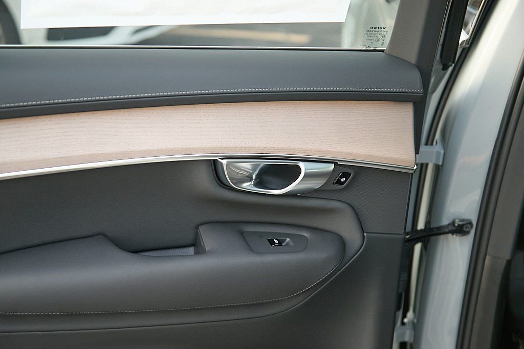 2026 VOLVO XC90 - Image 16