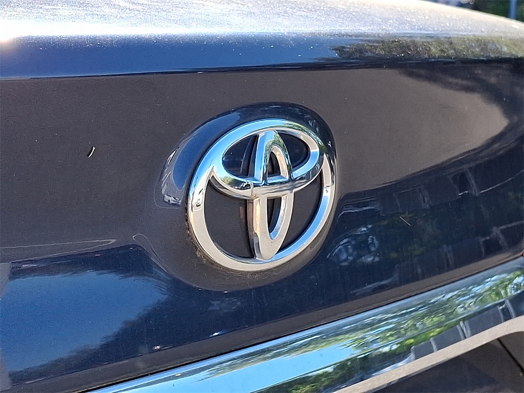 2016 Toyota Camry LE photo 25