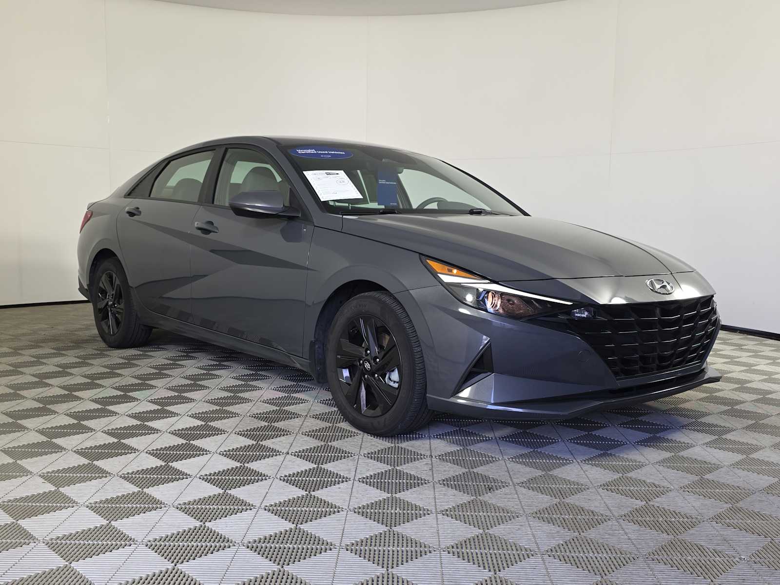 2023 Hyundai Elantra Blue's photo