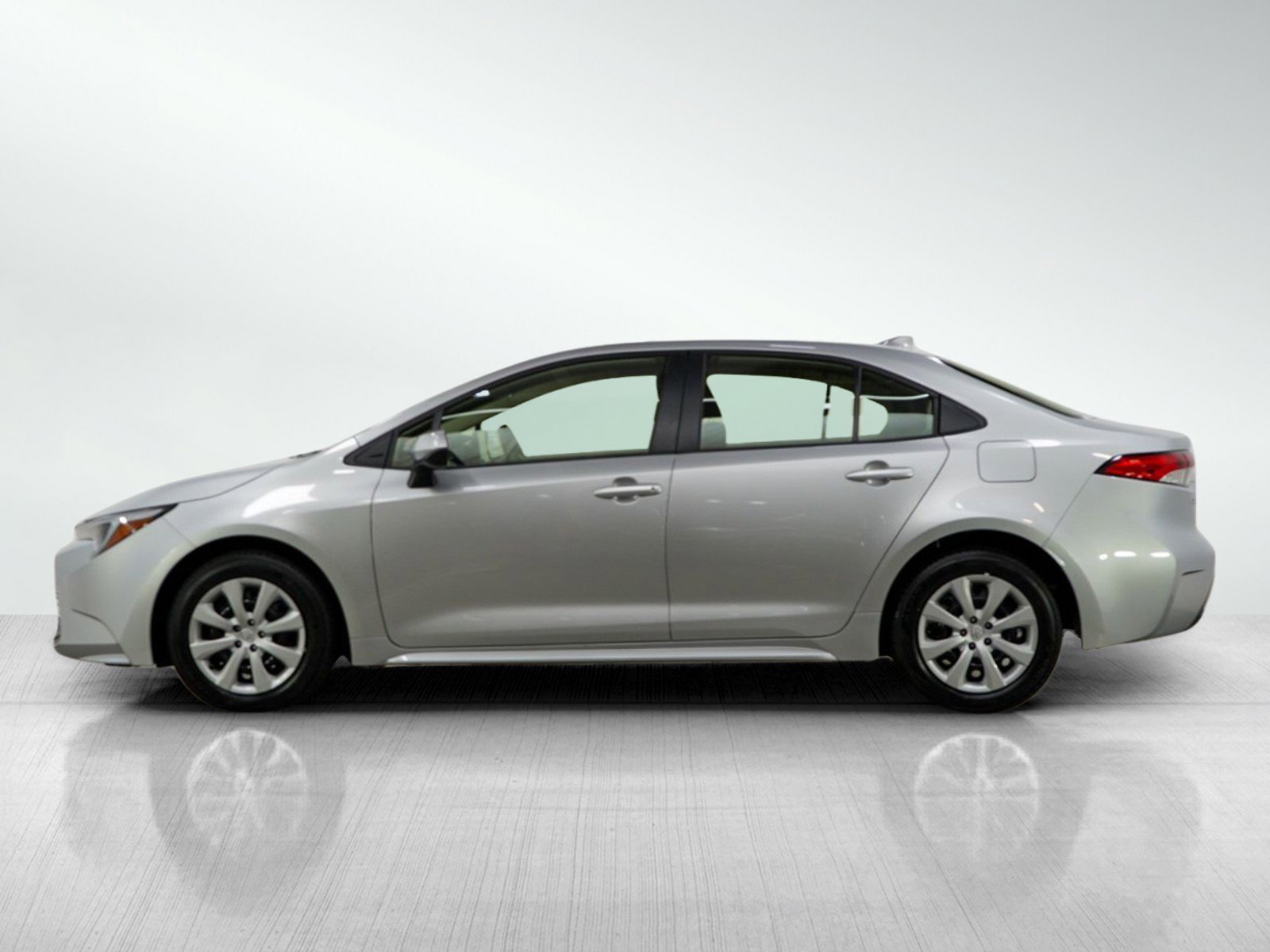 Used 2024 Toyota Corolla LE with VIN JTDBCMFE2R3066295 for sale in Bloomington, Minnesota