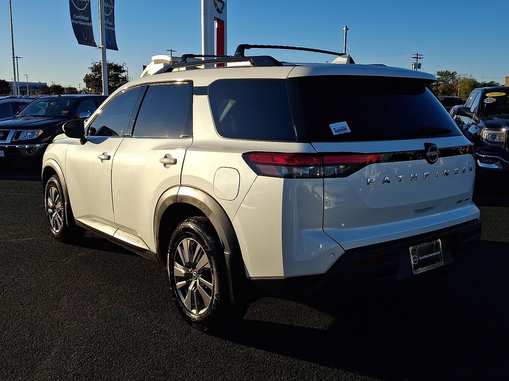 2024 Nissan Pathfinder SV photo 4