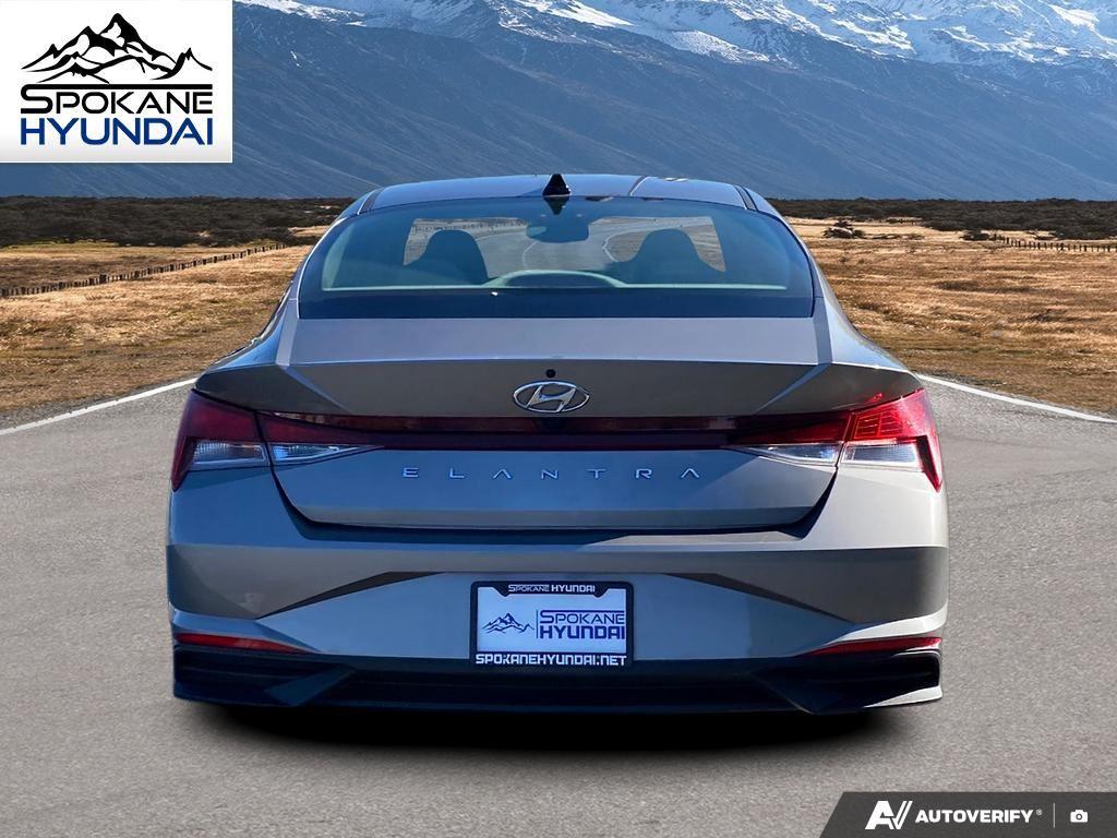 2022 Hyundai Elantra SEL photo 4
