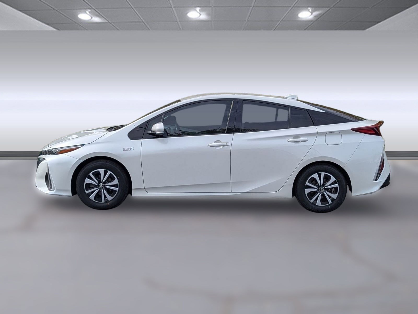2018 Toyota Prius Prime Premium photo 2