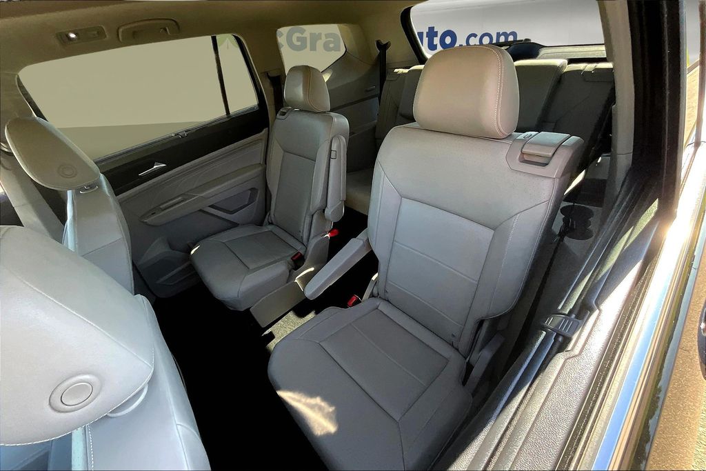 2022 Volkswagen Atlas V6 SEL photo 16