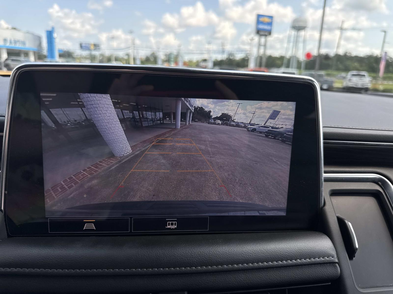 2021 Chevrolet Suburban LT photo 22
