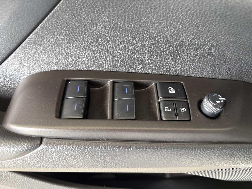 2023 Toyota Camry SE photo 15