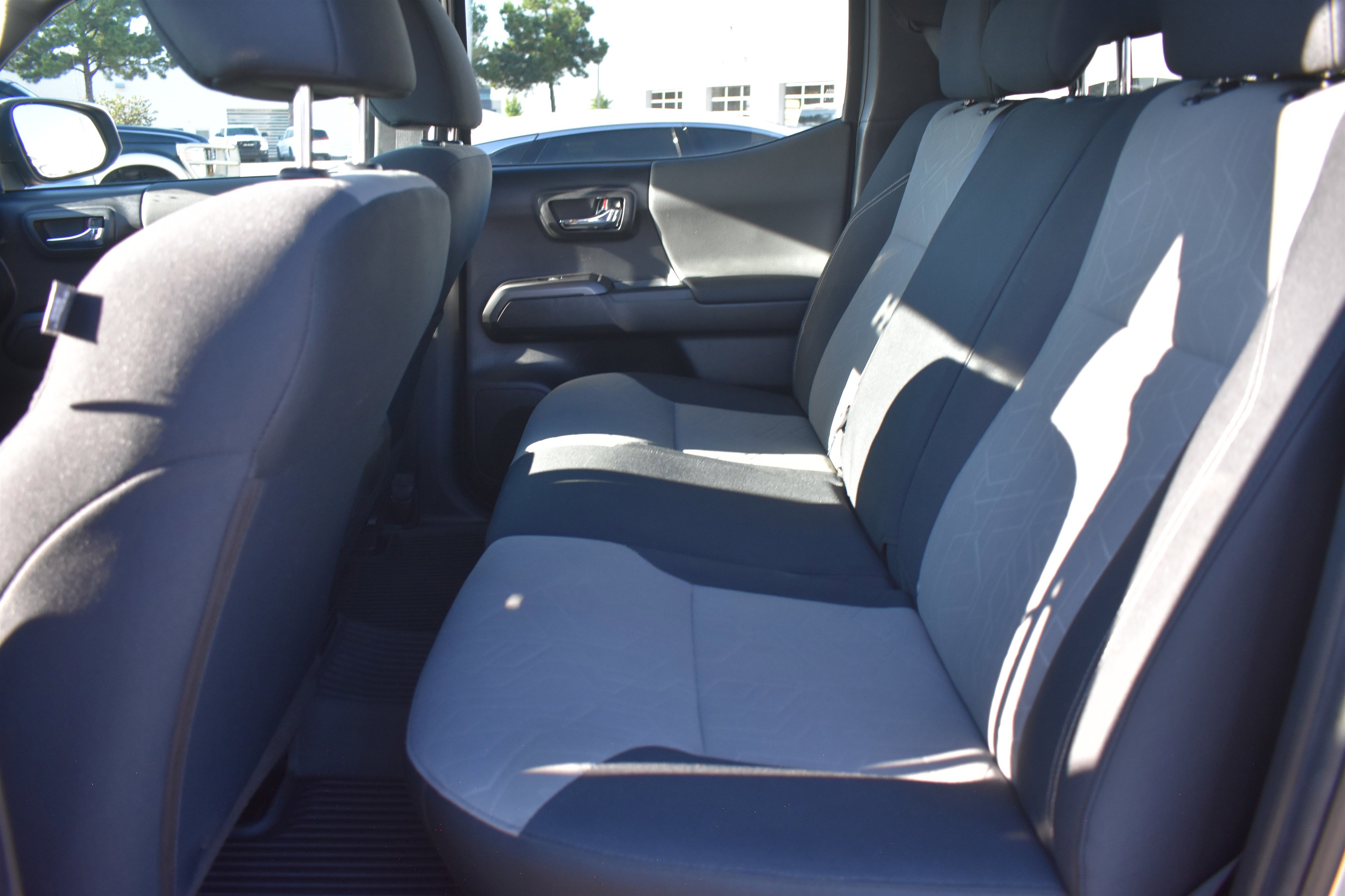 2023 Toyota Tacoma 4x4 SR5 photo 4