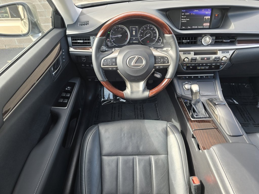 2018 Lexus ES 350 photo 32
