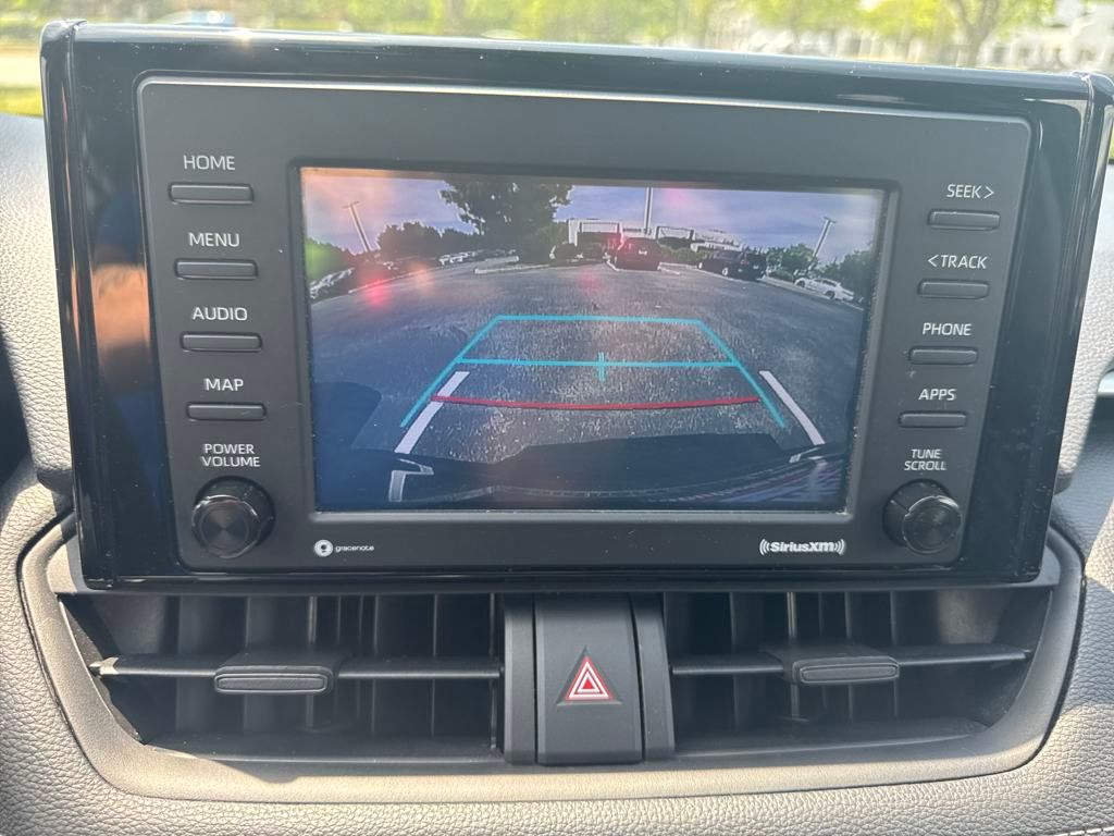 2022 Toyota RAV4 XLE photo 18