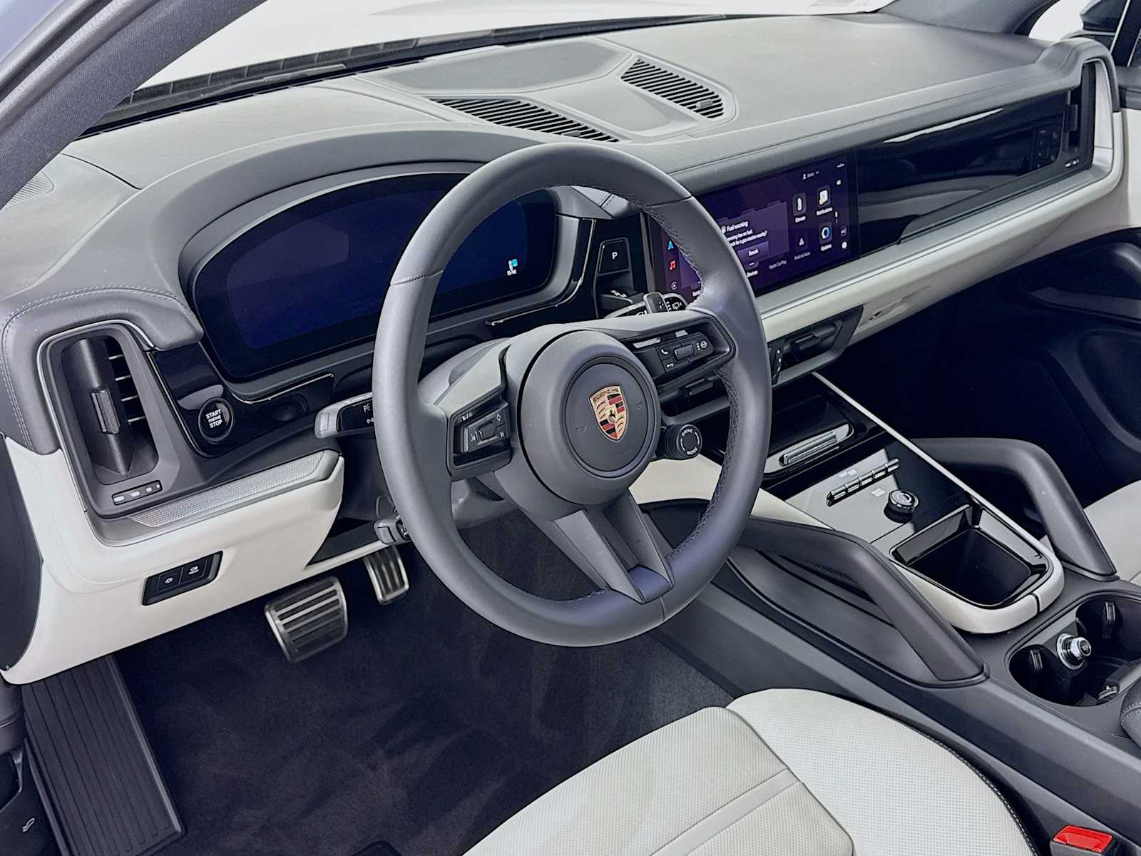 2025 Porsche Cayenne S photo 3