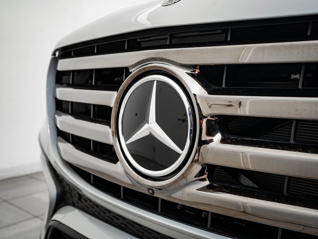 2026 Mercedes Benz GLS 450 4MATIC photo 3