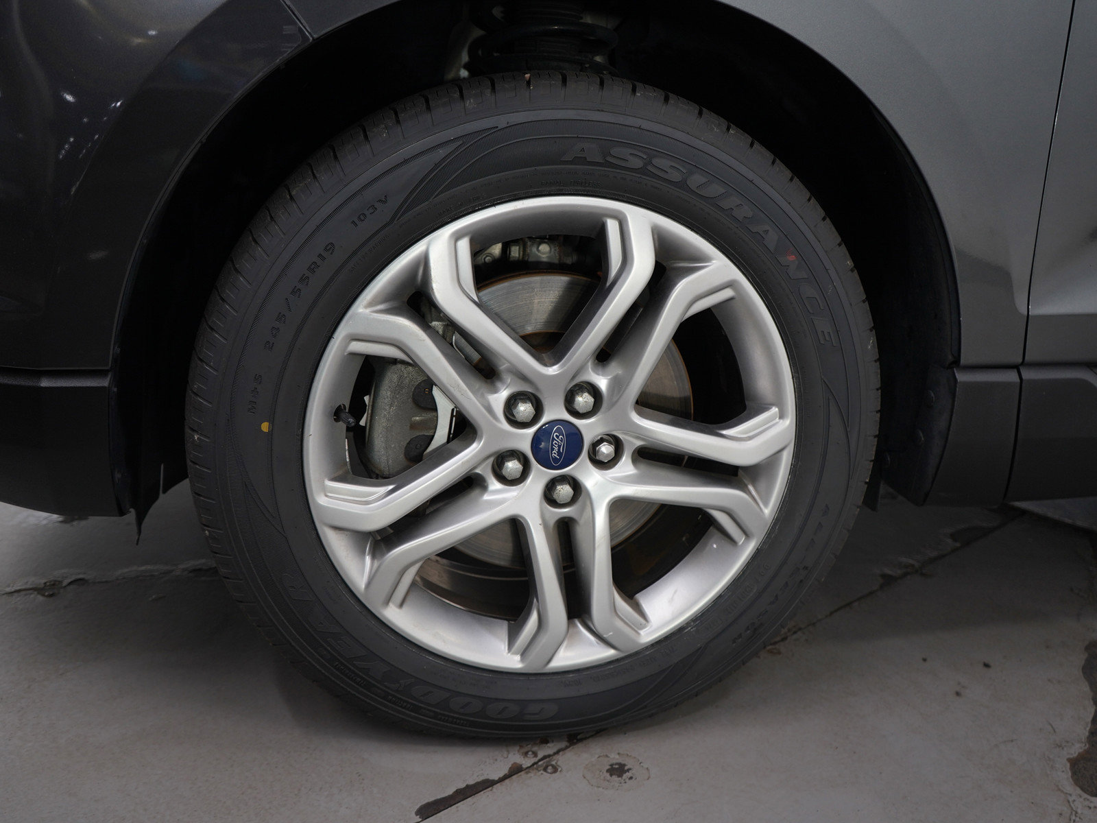 2017 Ford Edge Titanium photo 27