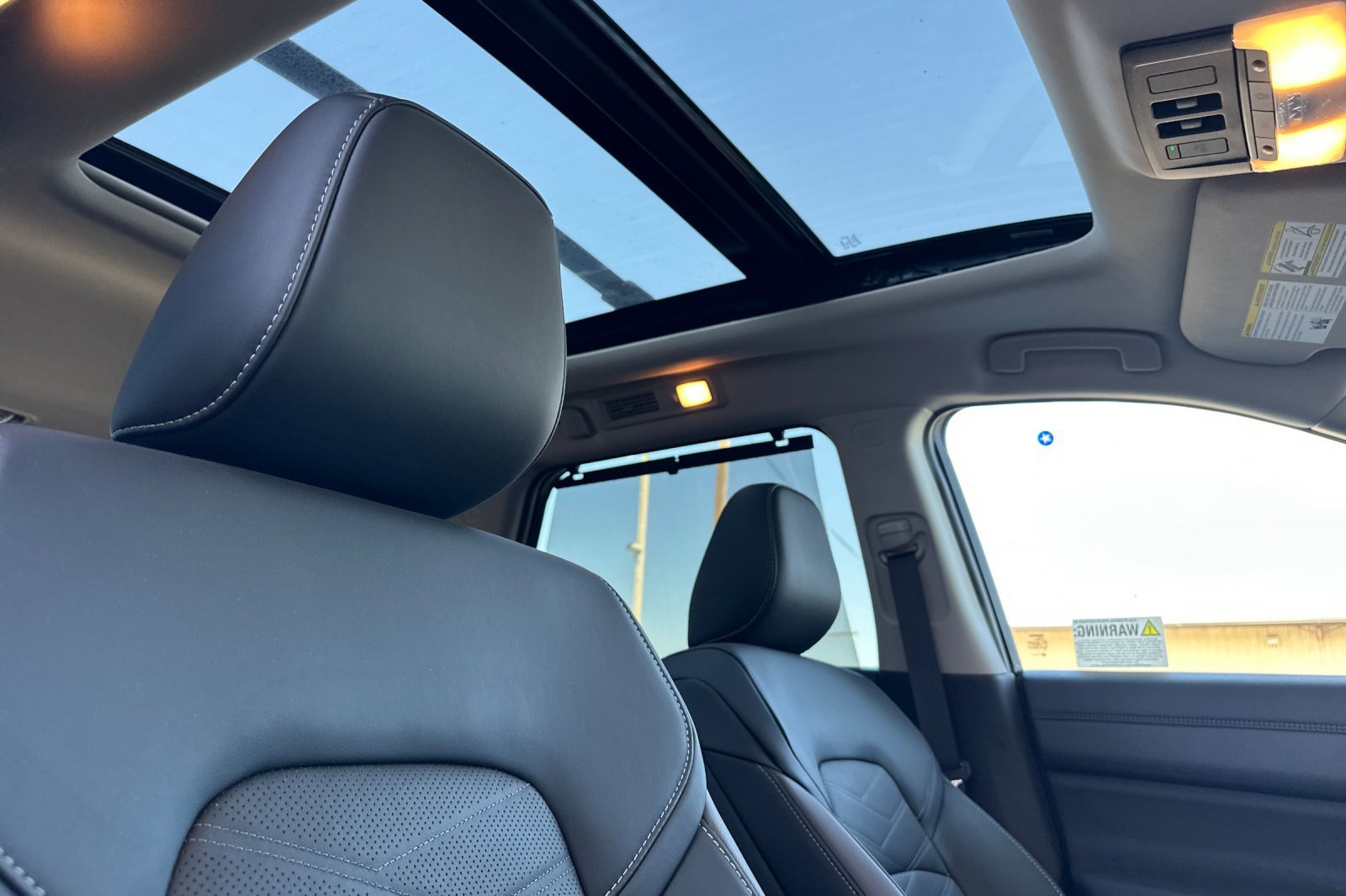 2025 Nissan Pathfinder Platinum photo 18