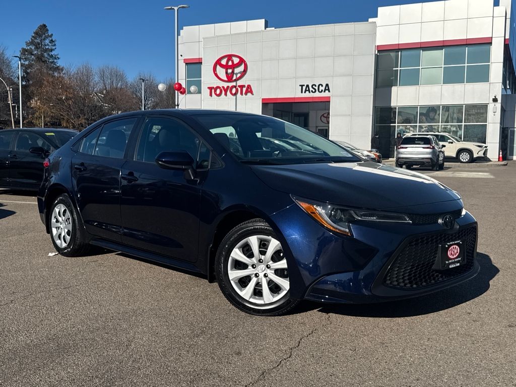 2022 Toyota Corolla LE's photo