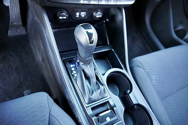 Used 2020 Blue Hyundai SE image 28