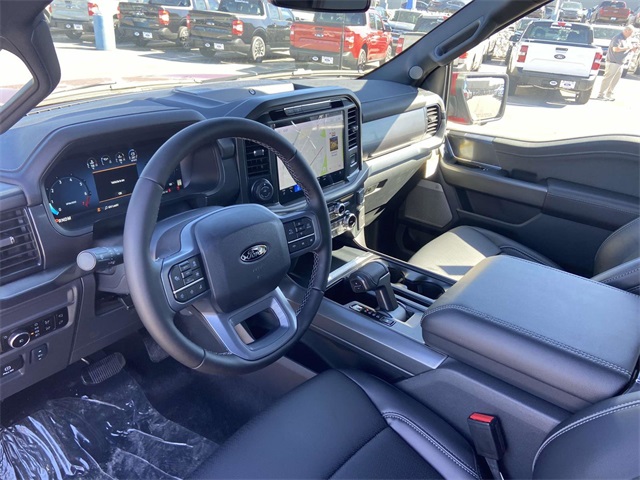 2025 Ford F-150 Lariat photo 12