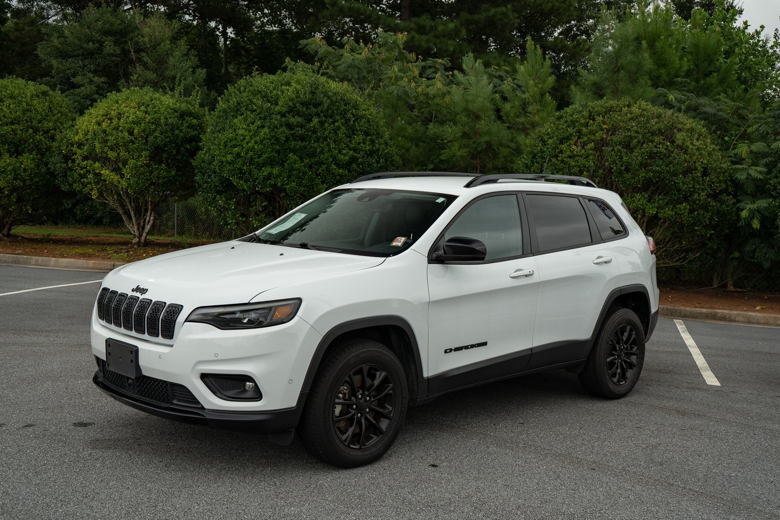 2023 Jeep Cherokee Altitude photo 2