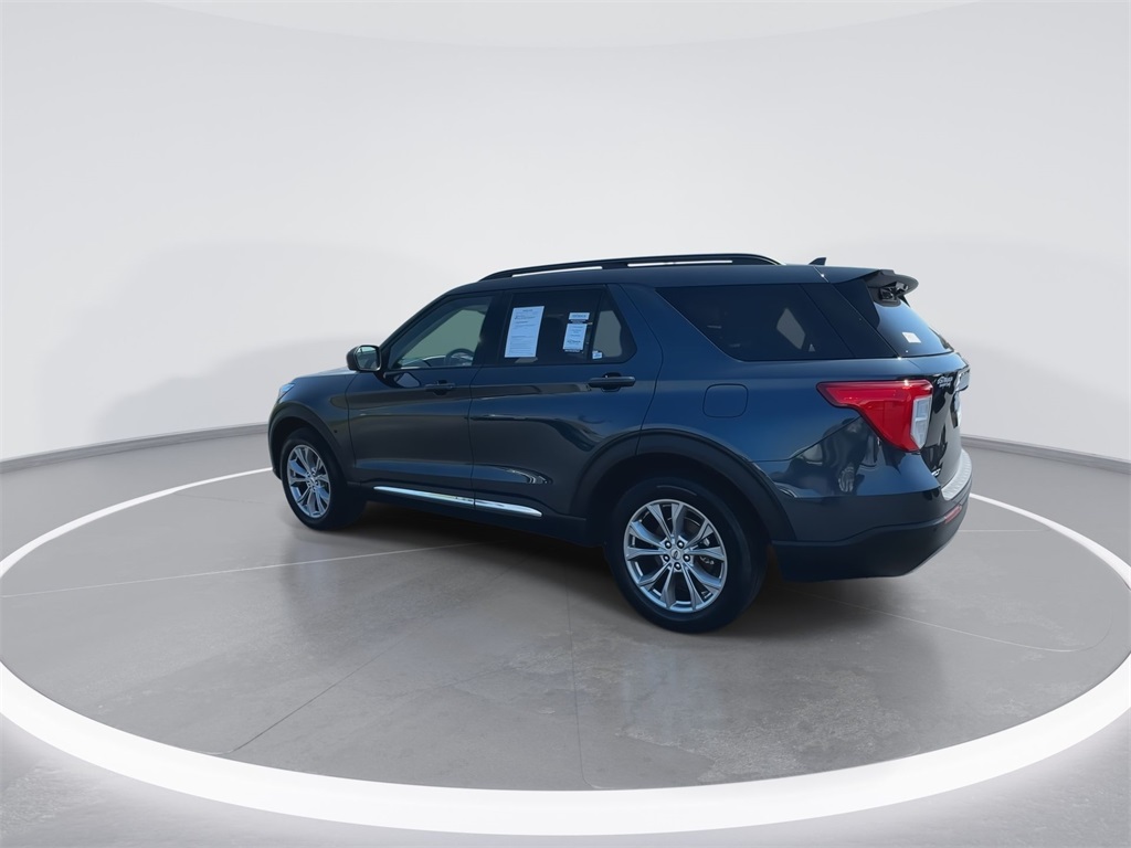 2023 Ford Explorer XLT photo 6