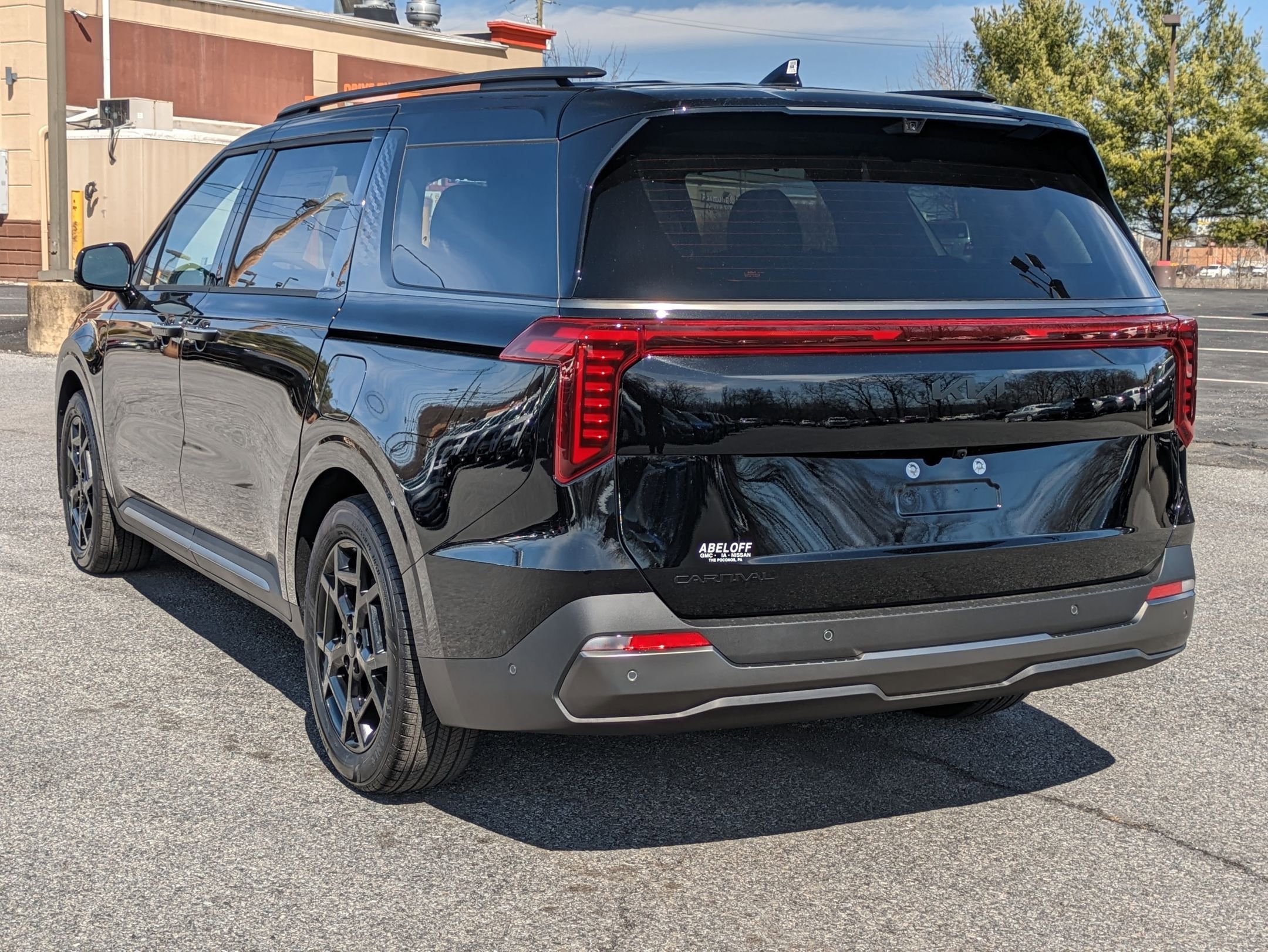 2025 Kia Carnival SX Prestige photo 4