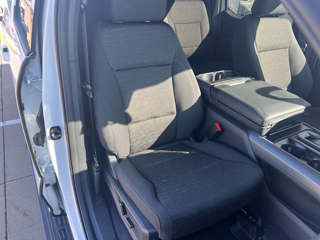 2025 Ford F-150 XLT photo 32