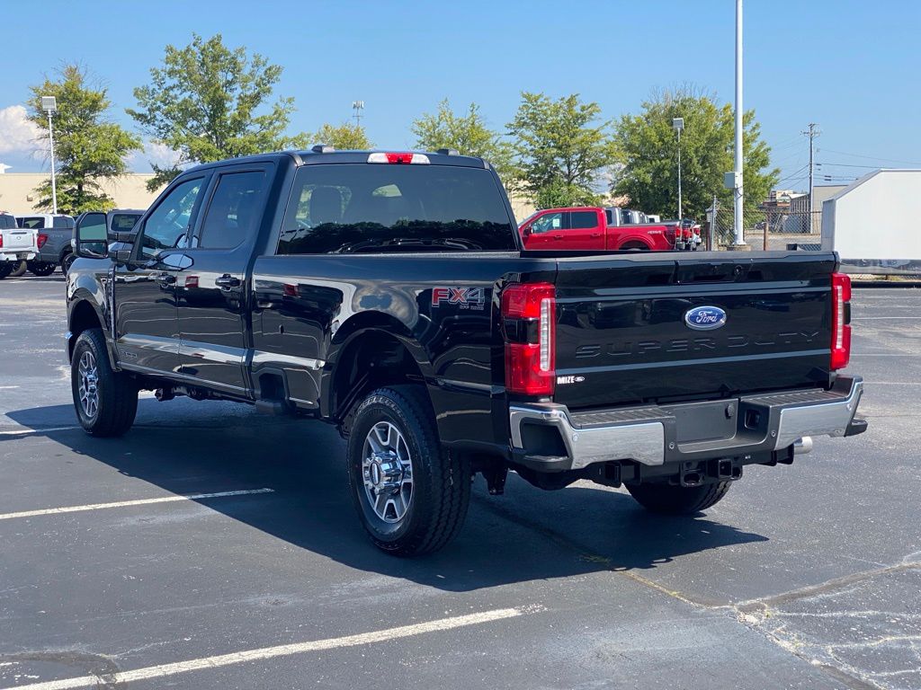 2026 Ford F-350 Lariat photo 4