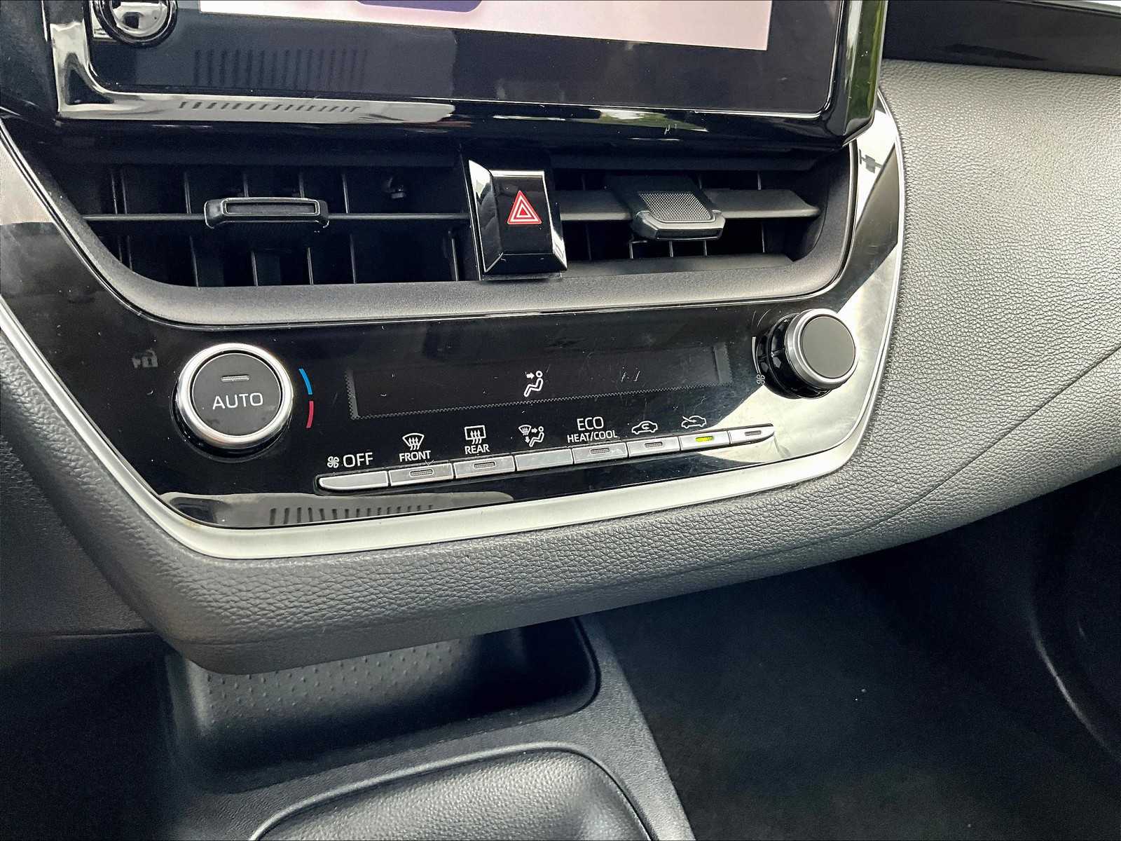 2023 Toyota Corolla LE photo 26