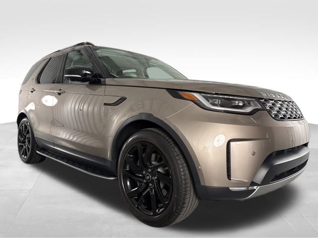 2025 Land Rover Discovery S photo 5