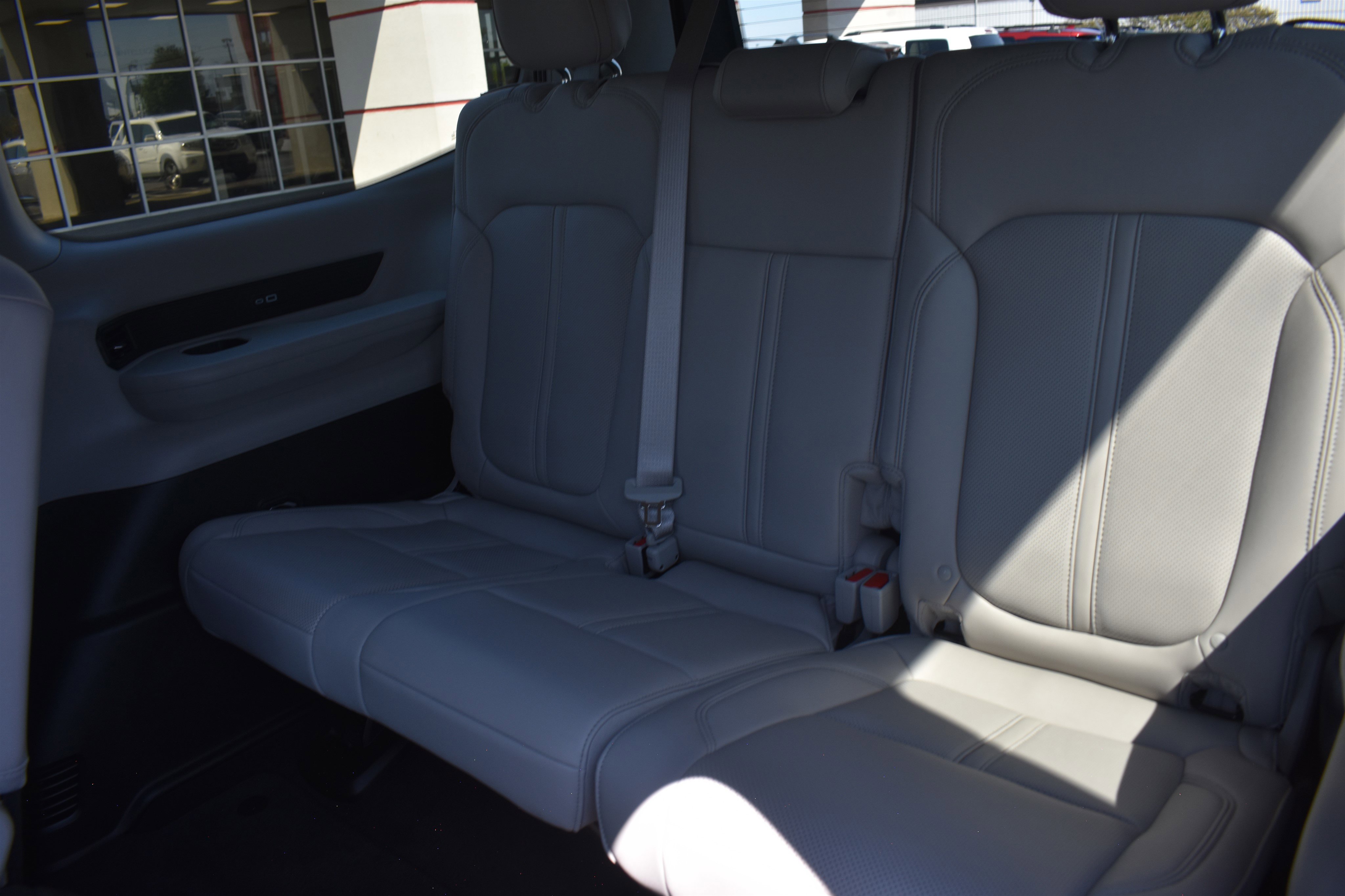 2024 Jeep Wagoneer Base photo 8