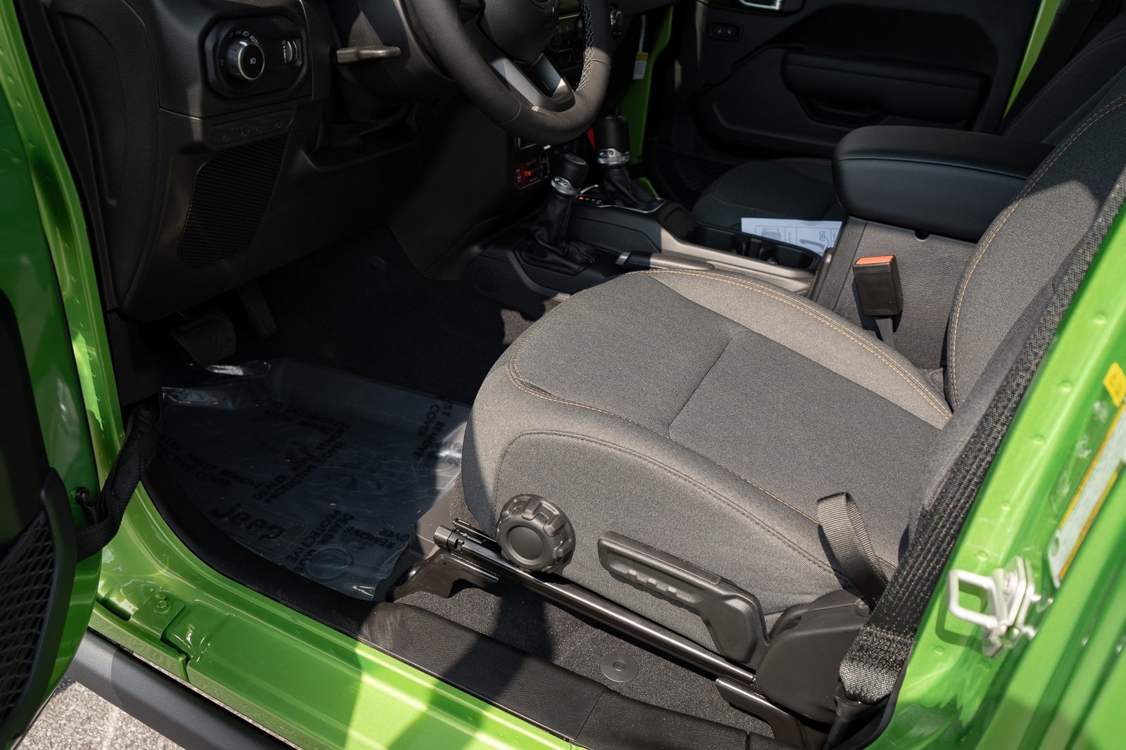 2025 Jeep Wrangler Willys photo 17
