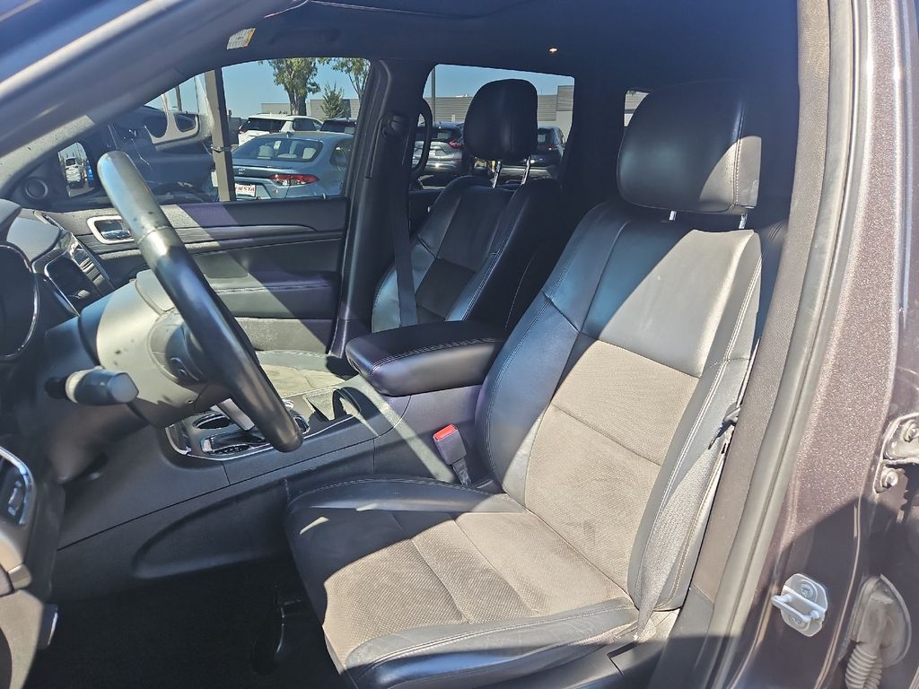 2020 Jeep Grand Cherokee Altitude photo 6