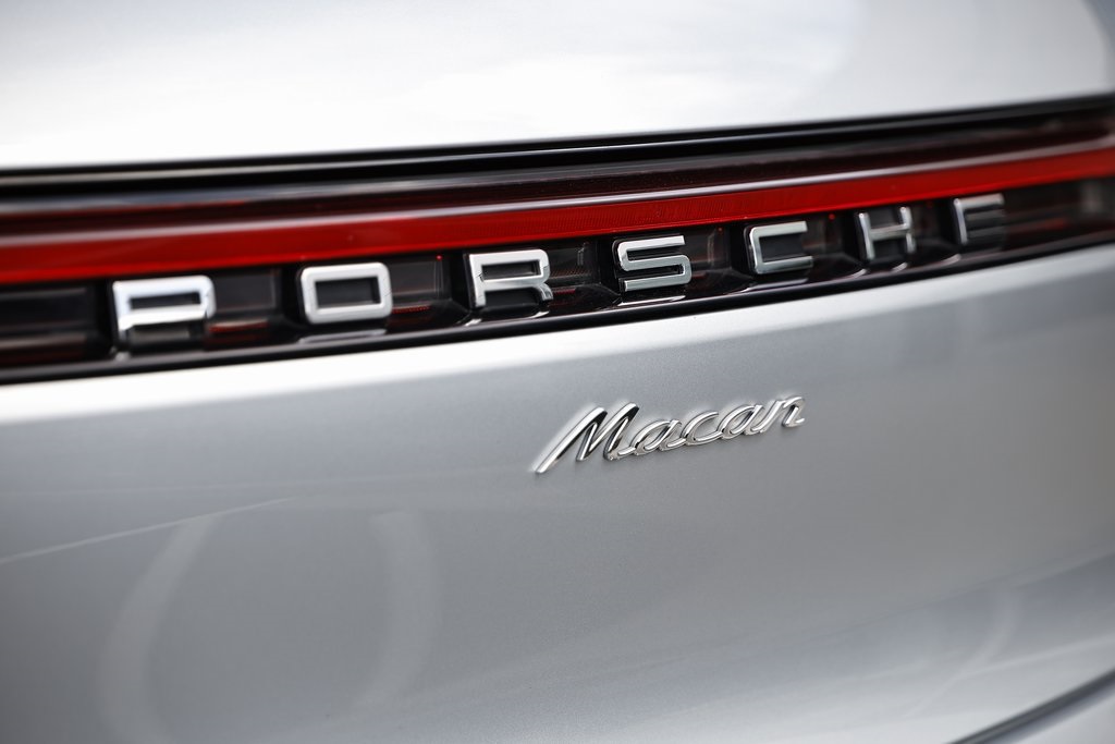 2024 Porsche Macan T photo 13