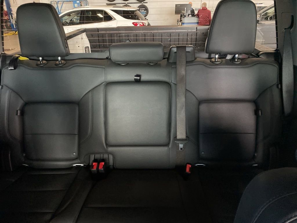2025 Gmc Sierra 1500 SLT photo 9