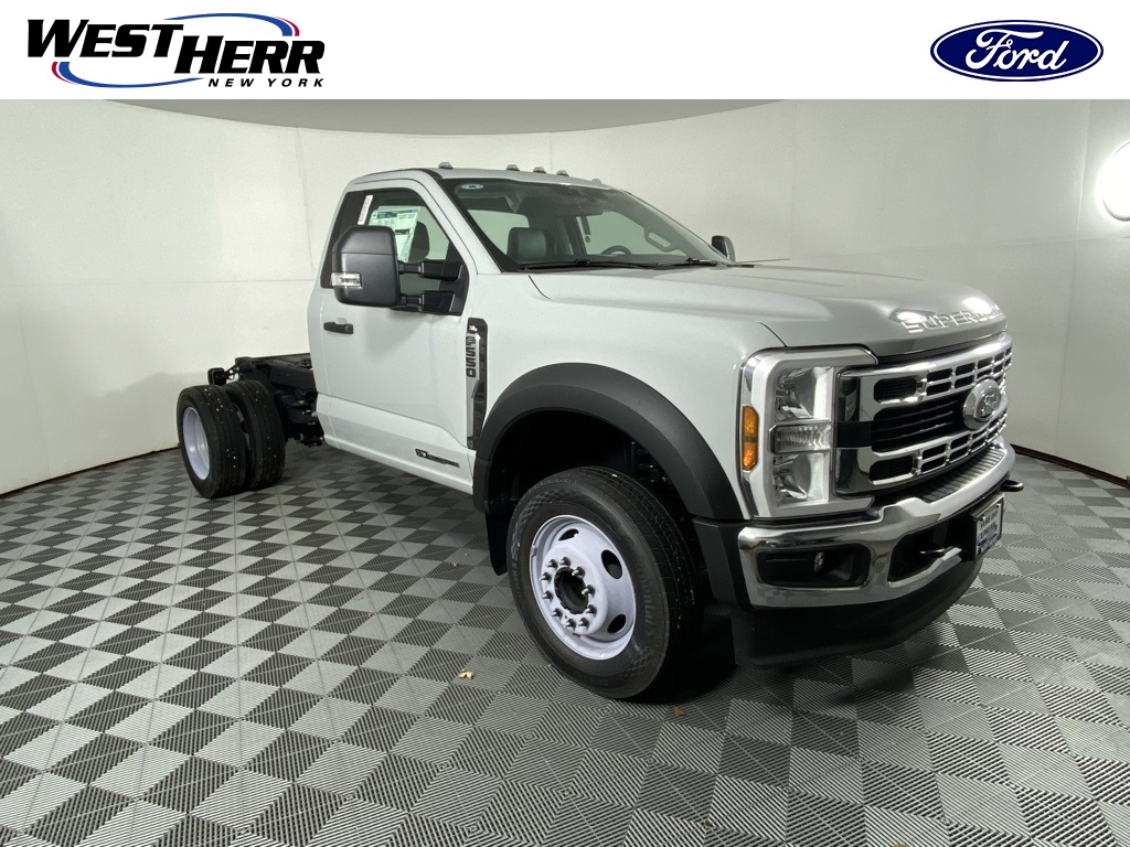 2025 Ford F-550 Super Duty Chassis Cab XL's photo