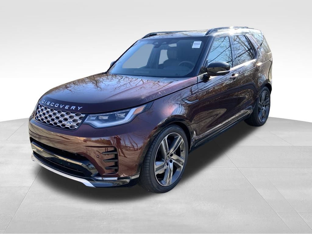 2026 Land Rover Discovery Tempest Edition's photo