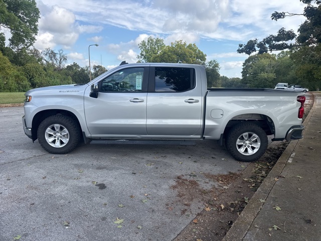 2019 Chevrolet Silverado 1500 LT photo 3