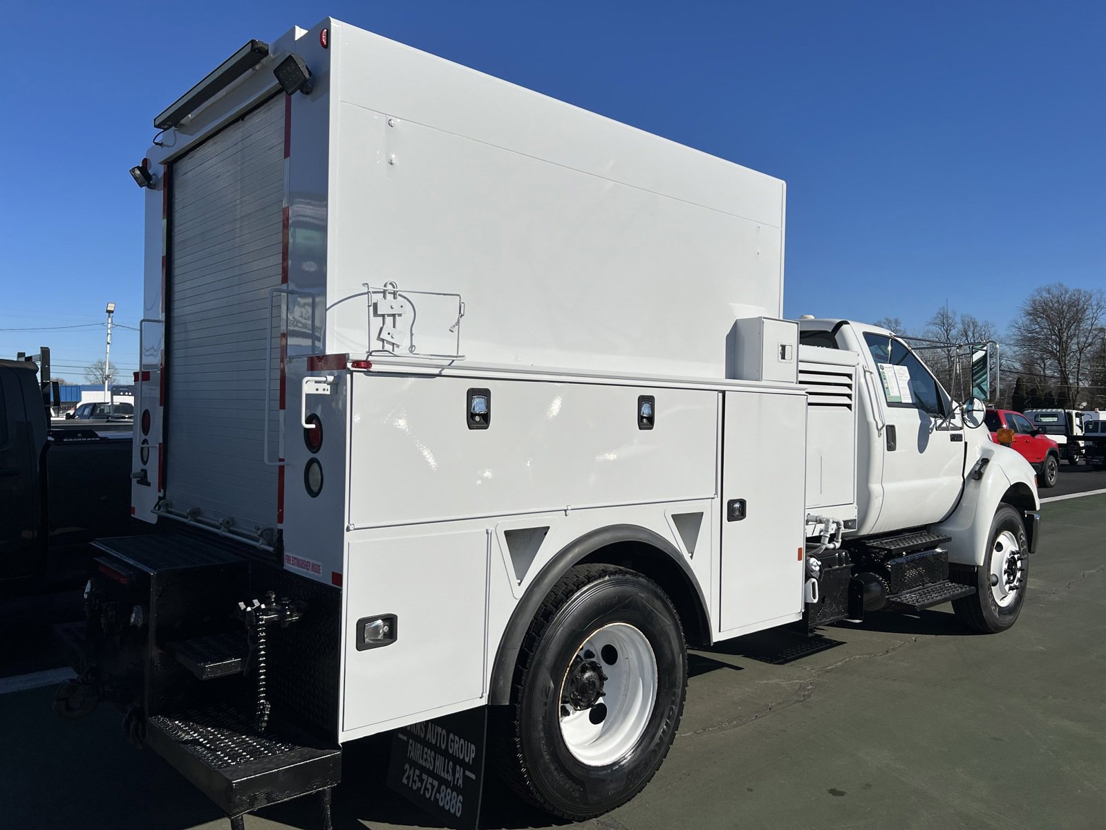 2015 Ford F-750 photo 5