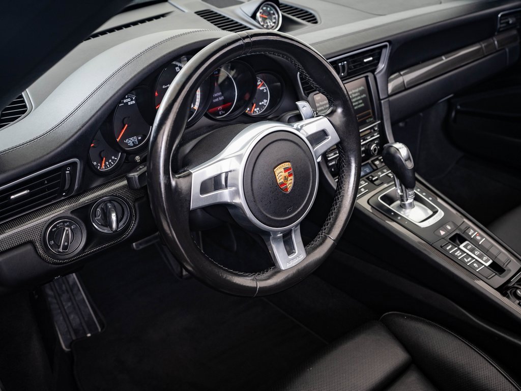 2016 Porsche 911 Turbo S photo 5