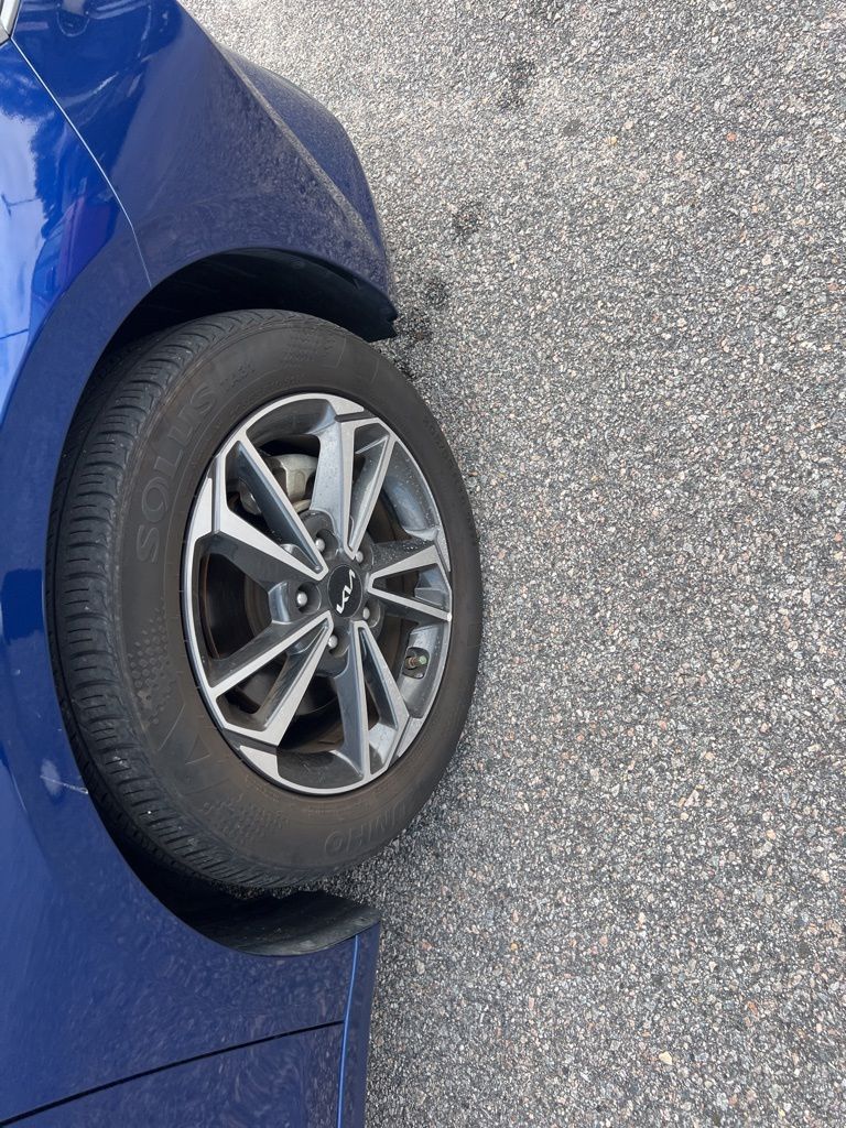 2023 Kia Forte LXS photo 23