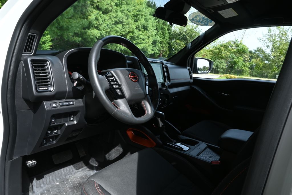 2023 Nissan Frontier PRO-4X photo 13