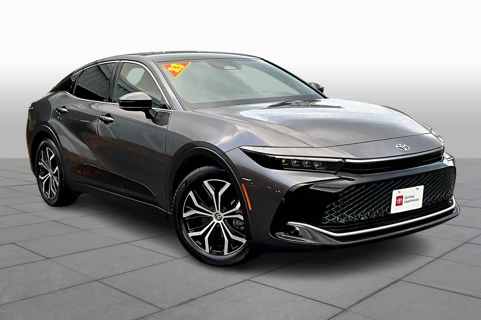 2023 Toyota Crown Limited photo 2