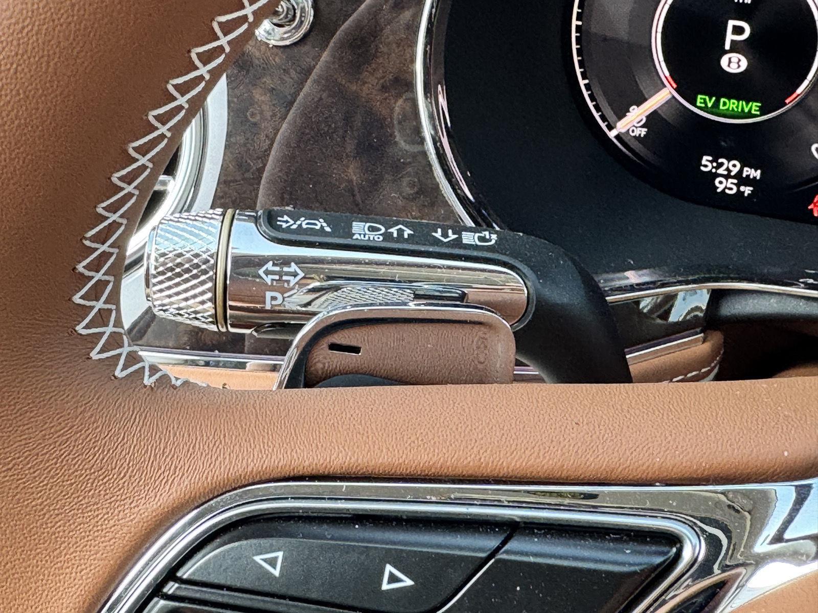 2026 Bentley Flying Spur photo 48