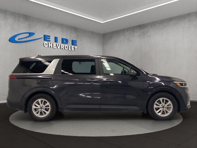 2023 Kia Carnival LX photo 2