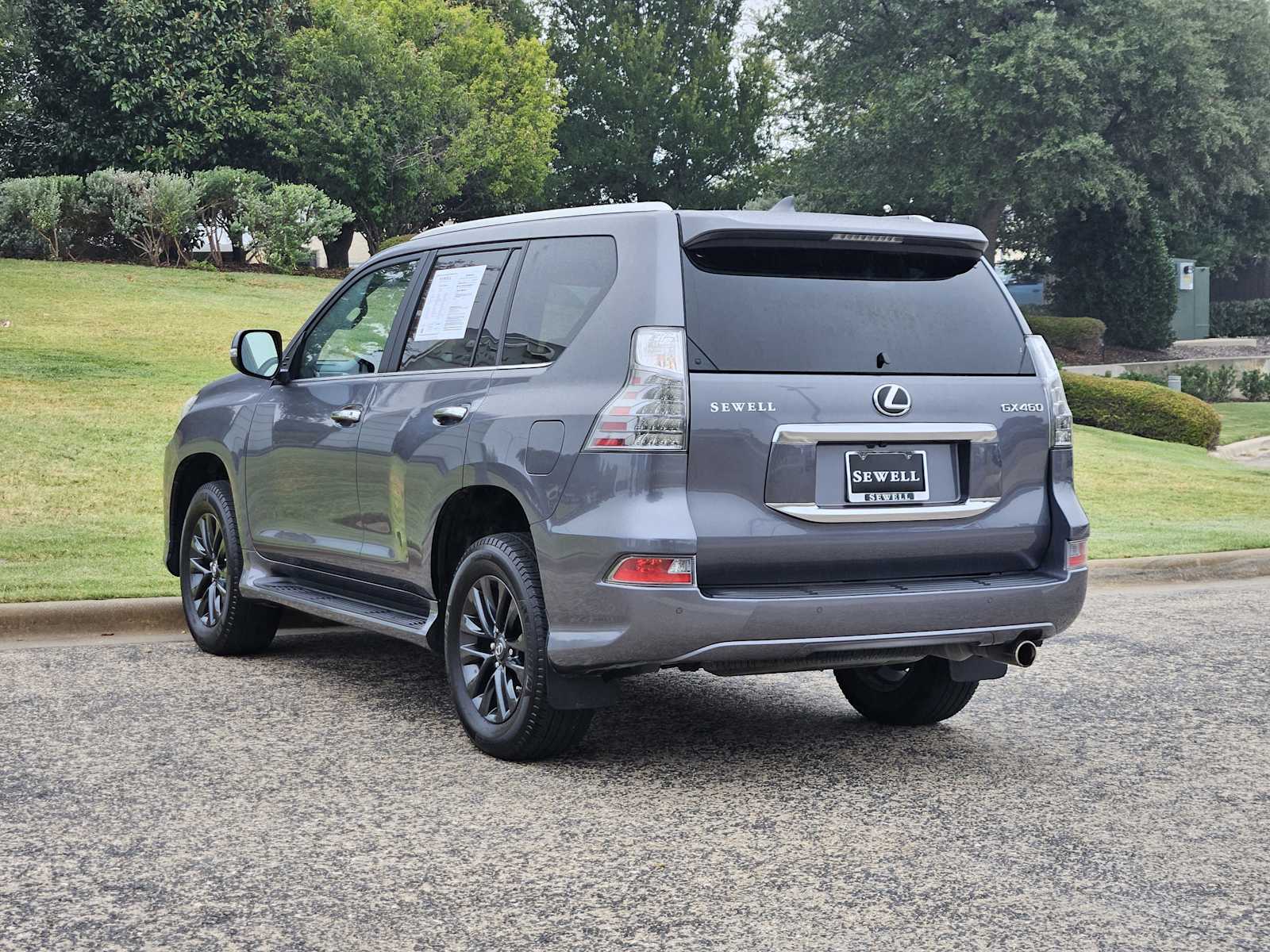 2022 Lexus GX 460 Premium photo 3