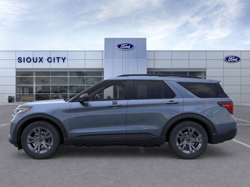 2026 Ford Explorer photo 2