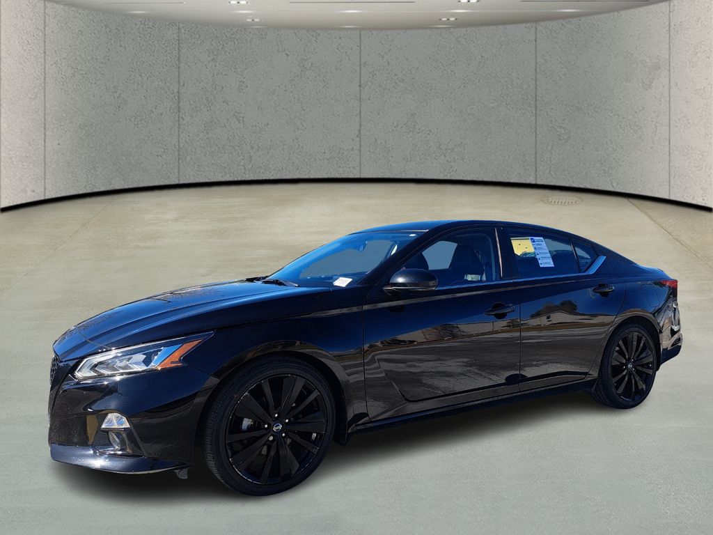 2022 Nissan Altima SR