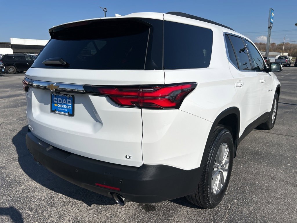 2023 Chevrolet Traverse Cloth photo 2