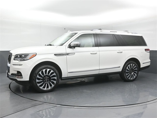 2022 Lincoln Navigator Black Label photo 4