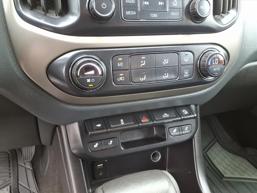 2016 Chevrolet Colorado Z71 photo 16